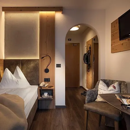 Hotel Almhotel Lenz 3*
