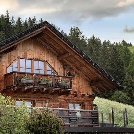 Almhotel Lenz 3*