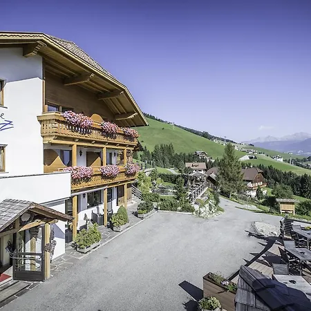 Hotel Almhotel Lenz 3*